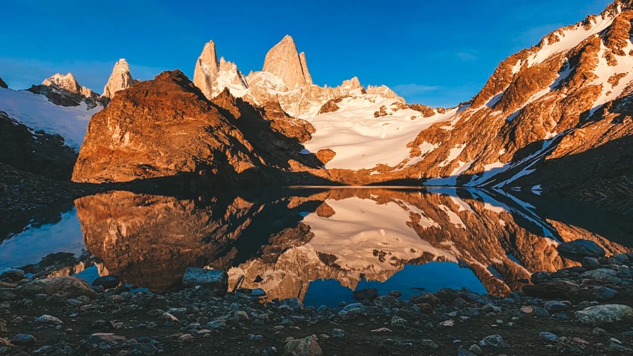 Laguna de los Tres with Mount Fitz Roy, Patagonia
