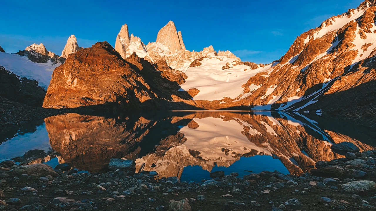 Laguna de los Tres with Mount Fitz Roy, Patagonia