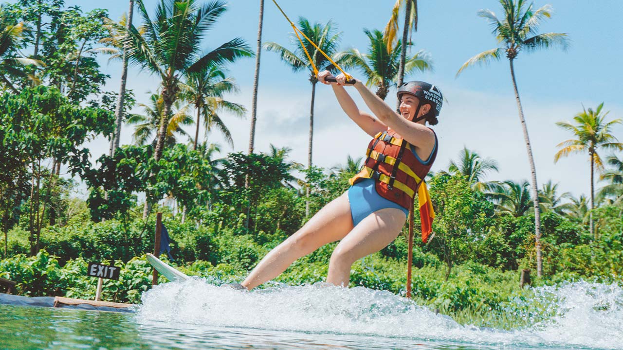 Island hopping boat