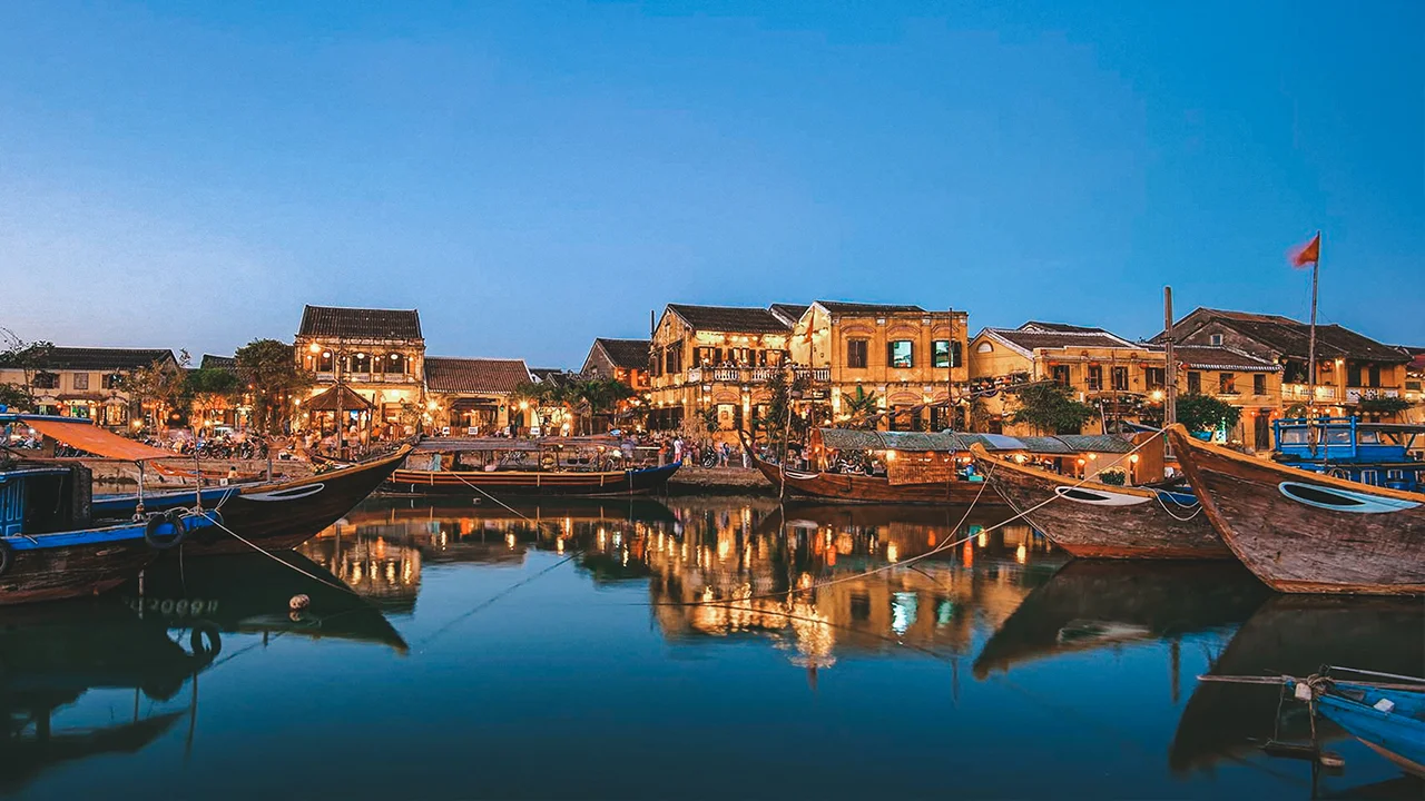Hoi An Japanese Bridge at sunset